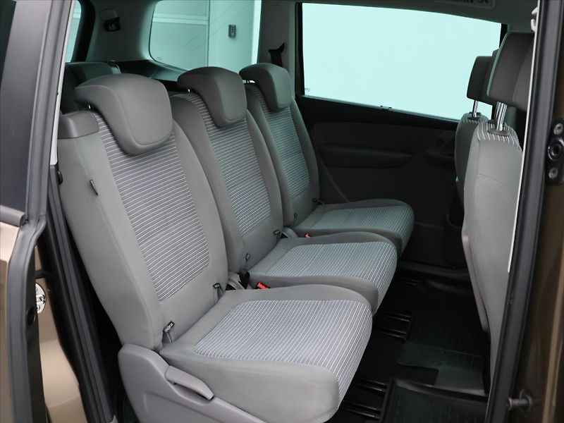 Seat Alhambra 2,0 TDI 103 kW 4DRIVE Panorama - fotka 13 z 38