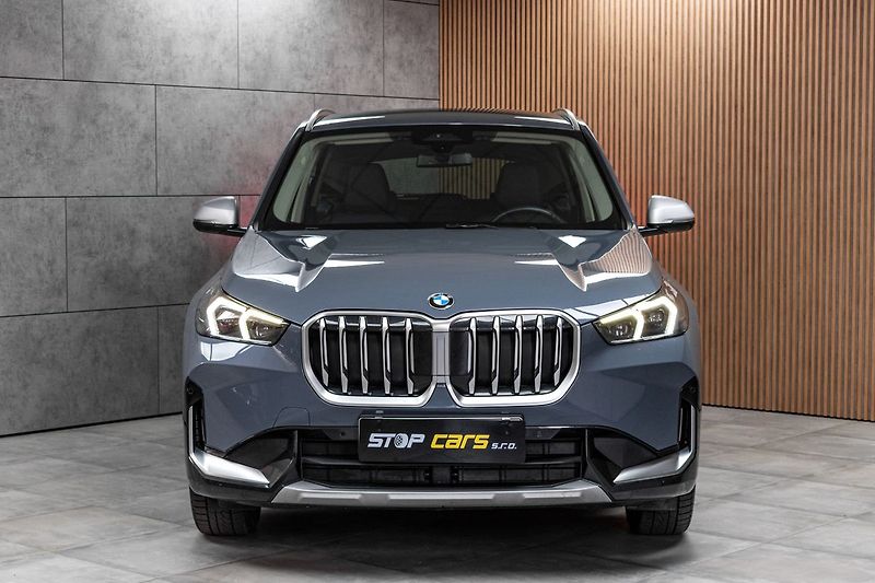 BMW X1 xDrive23d PREMIUM*DPH*ČR 1.MAJ - fotka 2 z 43