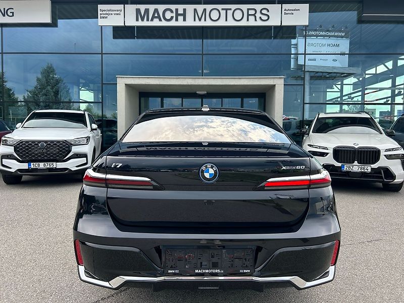 BMW Ostatní i7 xDrive 60 TV TOP 2025 - fotka 10 z 44