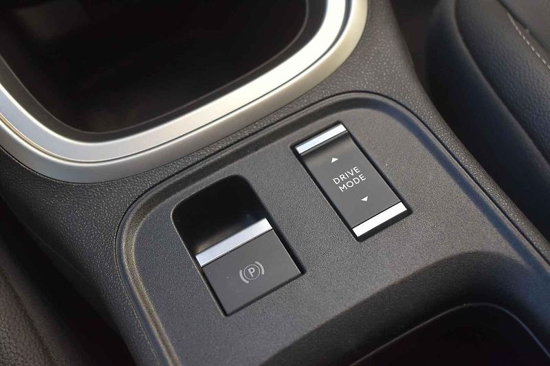 Menší hrboly Jeep Avenger přejíždí s grácií