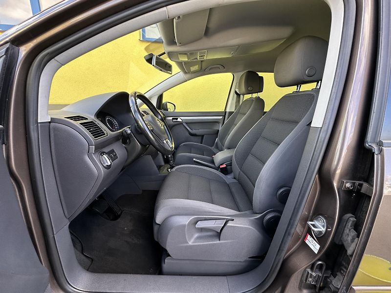 Volkswagen Touran (2015) *DSG* 1.6TDI/77kW *7.Míst *TZ  - fotka 8 z 41
