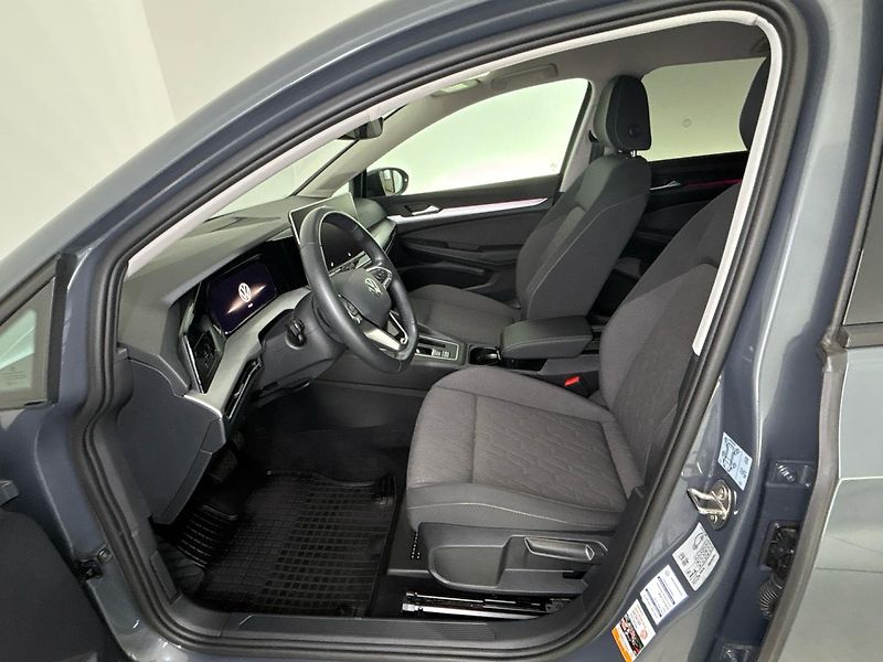 Volkswagen Golf Life DSG - fotka 7 z 28