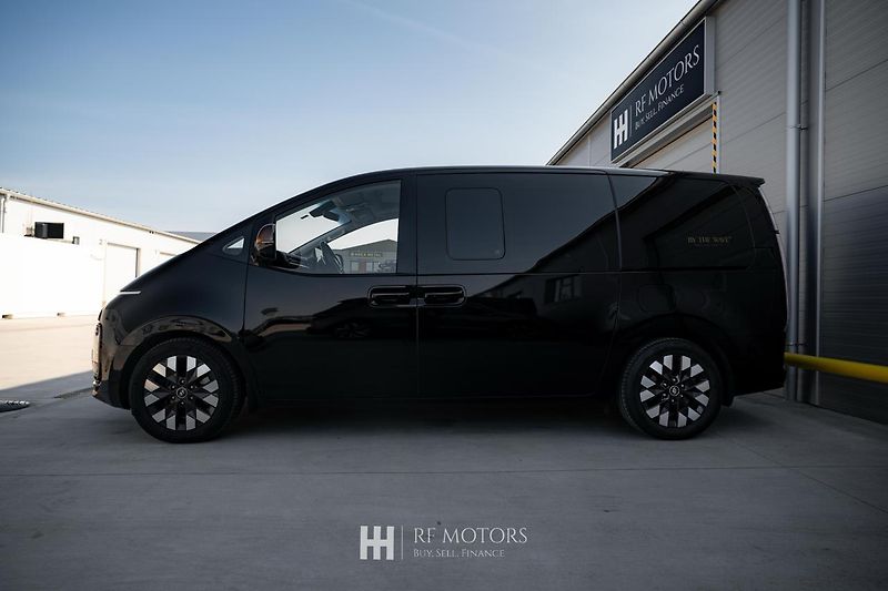 Hyundai Staria (2023) 2.2 CRDi Luxury 4x4 130kW - fotka 4 z 54