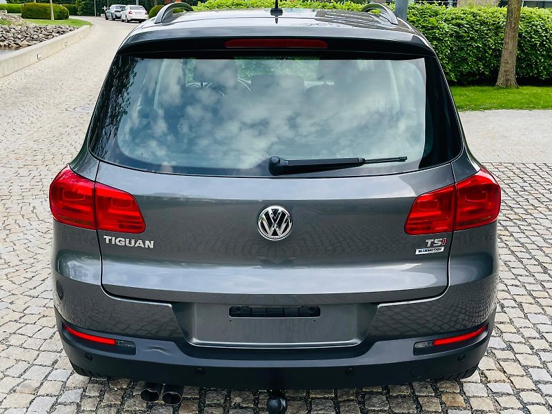 Volkswagen Tiguan 1.4TSI MANUÁL SENZORY TAŽNÉ - fotka 14 z 47