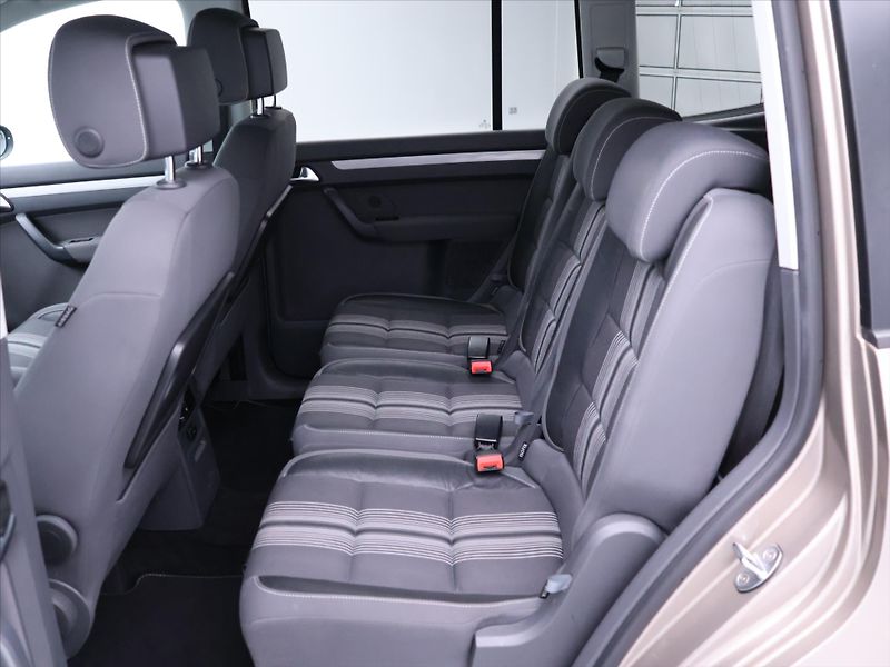 Volkswagen Touran 1,4 TSI 103kW DSG Match 1.Maj. - fotka 15 z 30