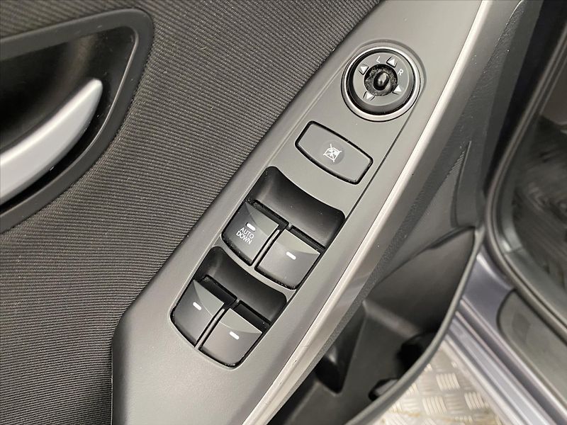 Hyundai i30 1,6 GDi 99 kW 1.maj. ČR Komfor - fotka 12 z 25