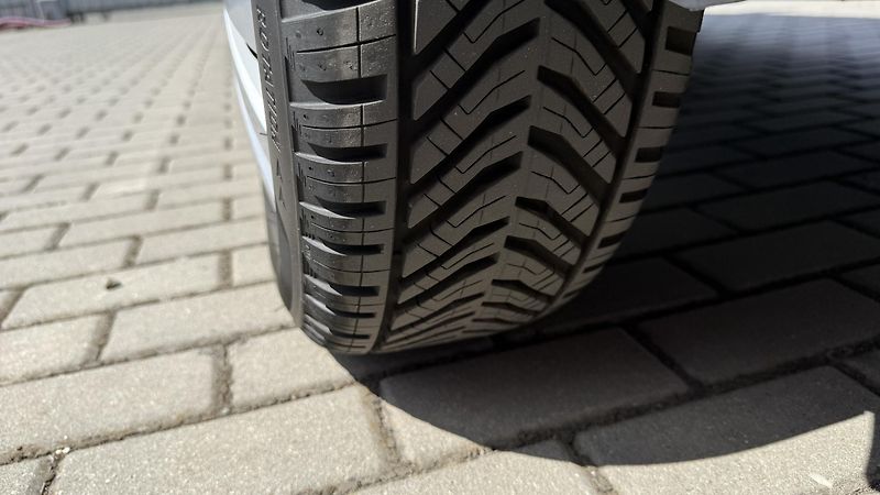 Škoda Roomster 1.4 16V*63kW*STYLE*1.MAJ*140KM - fotka 8 z 28