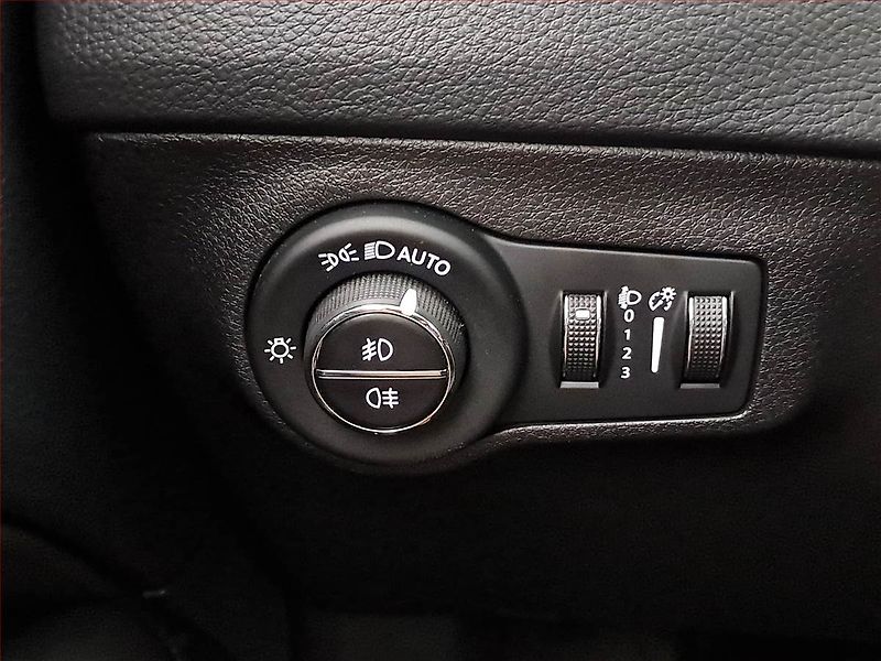 Jeep Compass (2020) 1.3 T-GDI, Kůže, Tempomat - fotka 17 z 18