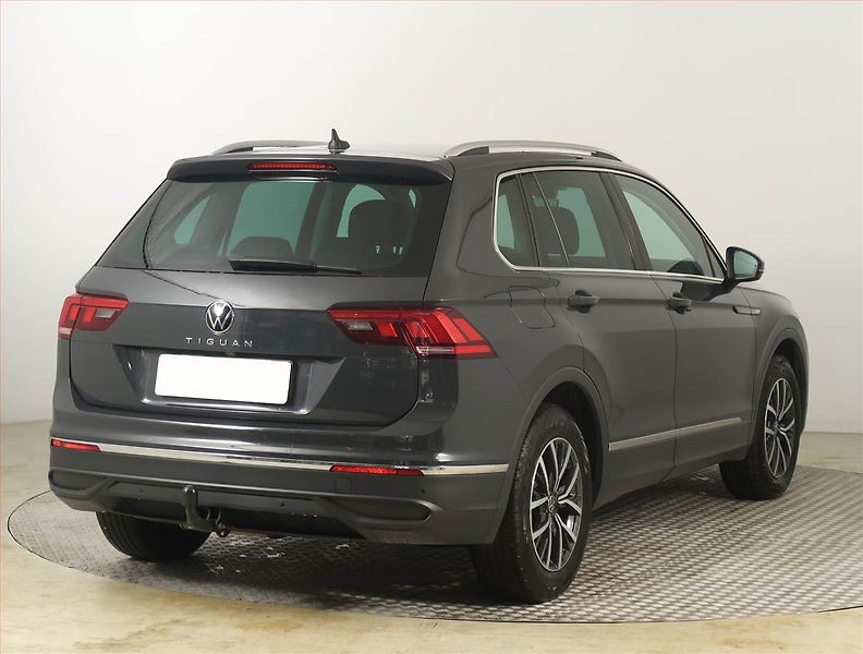 Volkswagen Tiguan (2022) Life 2.0 TDI - fotka 5 z 23