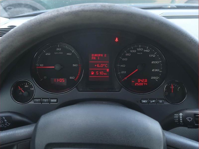 Seat Exeo (2011) 2.0 TDI, Serv.kniha, Tempomat - fotka 11 z 16