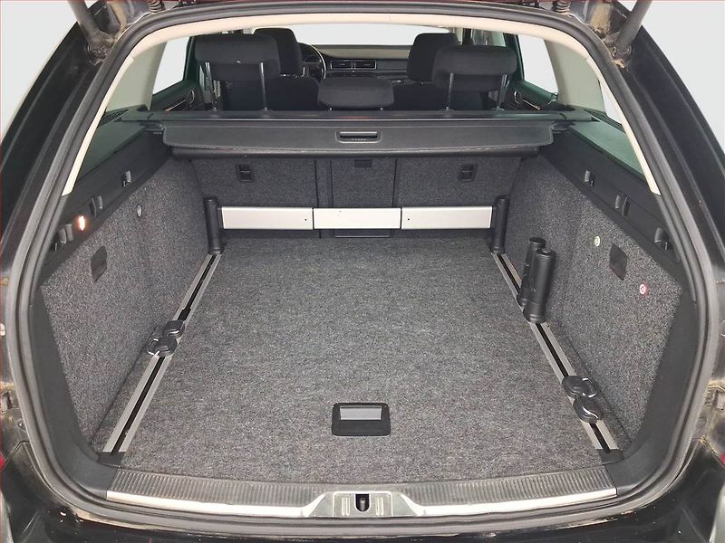 Škoda Superb (2012) Ambition 2.0 TDI, Navi, Xenony - fotka 14 z 16