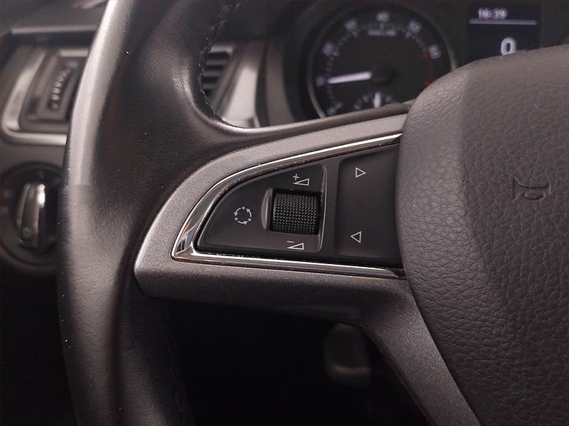 Škoda Rapid (2015) Ambition 1.2 TSI - fotka 16 z 17