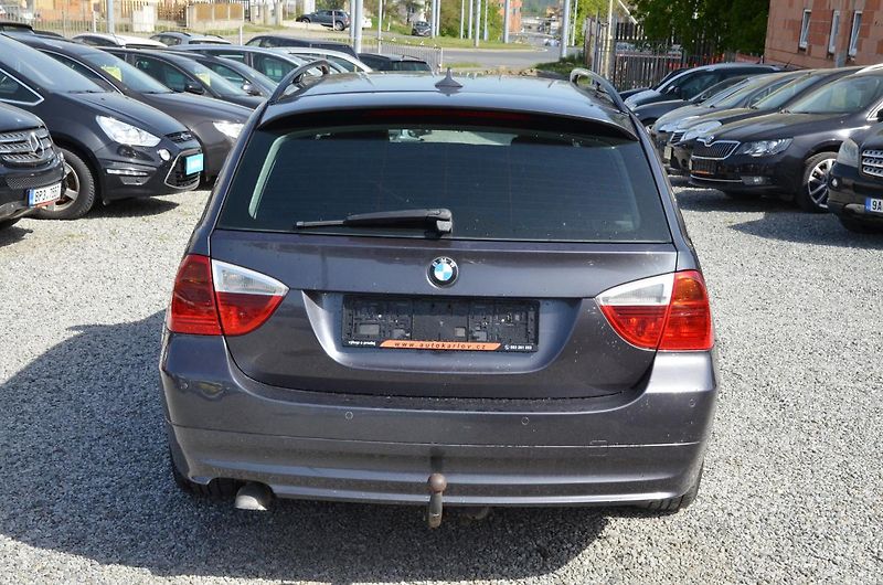 BMW Řada 3 (2007) 320d Touring 110kW / TAŽNÉ - fotka 5 z 30