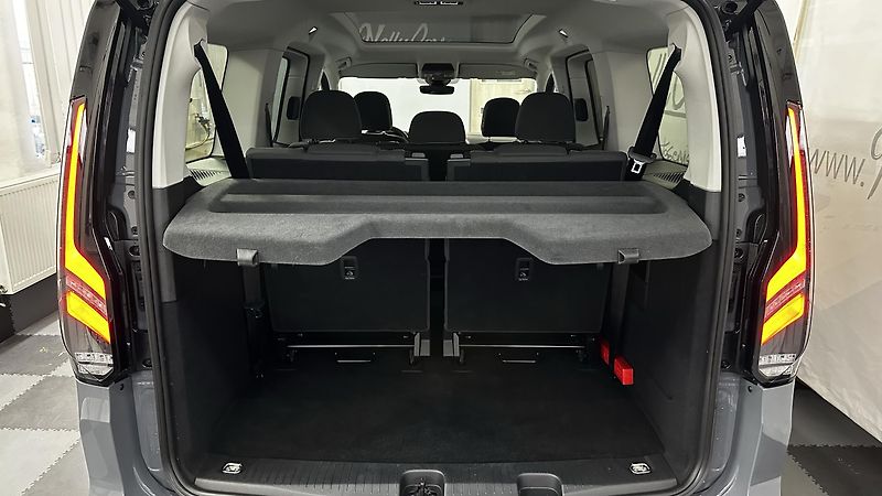 Ford Tourneo Connect ZÁRUKA / 7 MÍST / TOP STAV - fotka 18 z 40