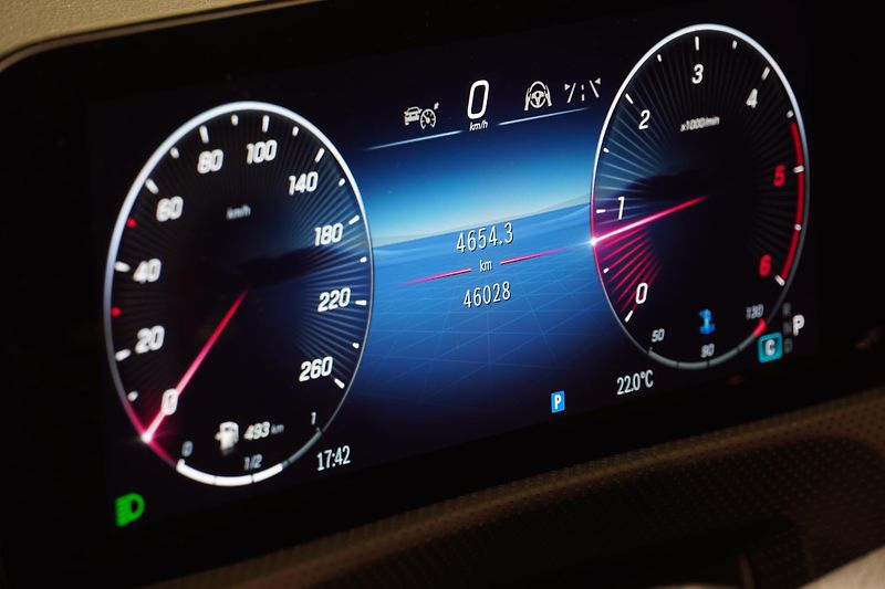 Mercedes-Benz Třídy A A200D,NIGHT,AMG,ČR,DPH,ZÁRUKA - fotka 14 z 30