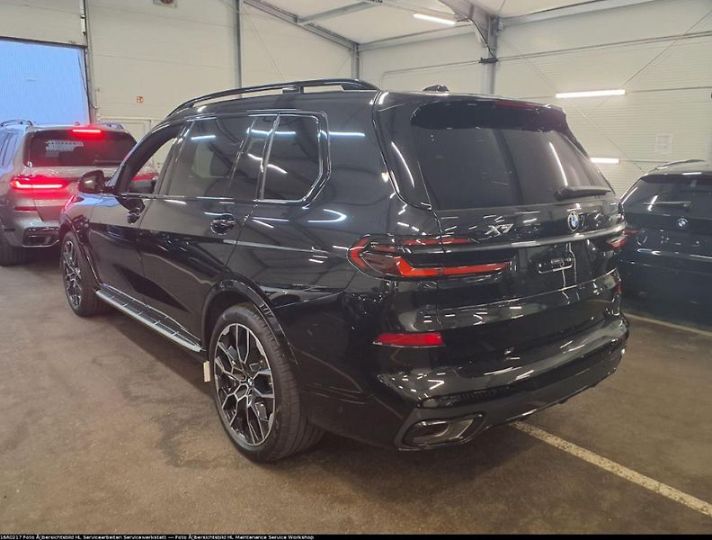 BMW X7 xDrive 40i - fotka 6 z 9
