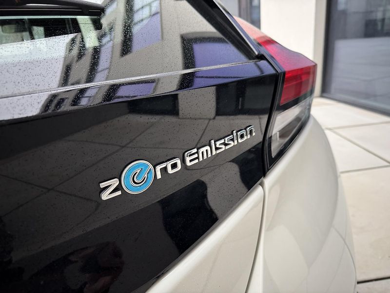 Nissan Leaf (2020) Acenta 110KW 1 MAJITEL KAMERA  - fotka 33 z 40
