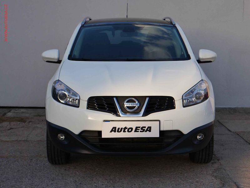 Nissan Qashqai (2011) 1.6i, AC, tempomat - fotka 2 z 21