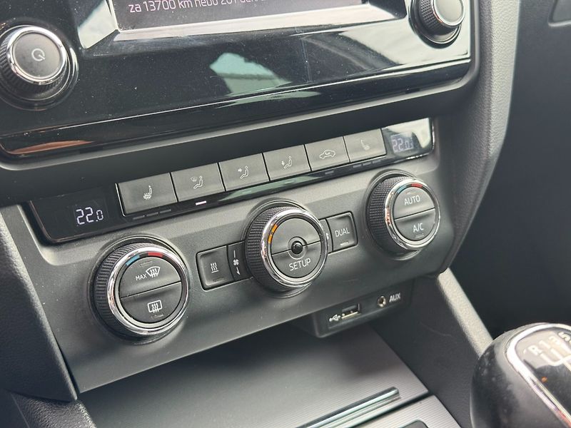 Škoda Octavia (2014) Elegance 1.6 TDI 4x4 77kW - fotka 31 z 33