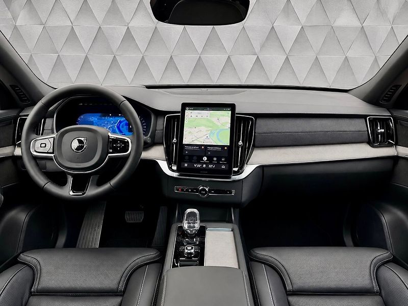 Volvo XC90 B5 AWD PLUS DARK PREMIUM, PANO - fotka 9 z 34