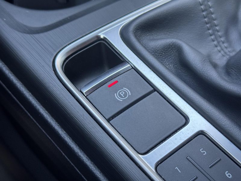 Audi A4 (2016) 2.0TDi Sport, Individual, RZV - fotka 35 z 47