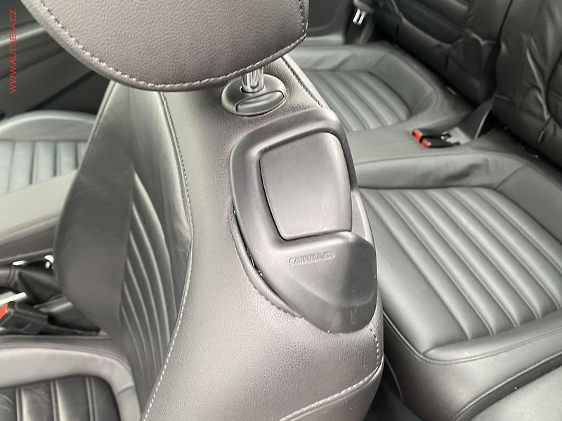 Volkswagen Beetle (2013) 1.4 TSi, Design, bixen, panor - fotka 11 z 18