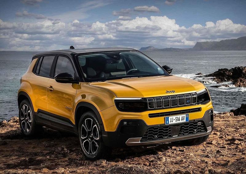 Pětice finalistů soutěže Auto roku 2024 v ČR.