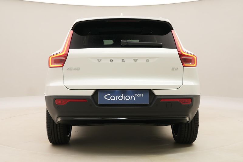 Volvo XC40 (2026) B4 AUT DARK PLUS - fotka 11 z 65
