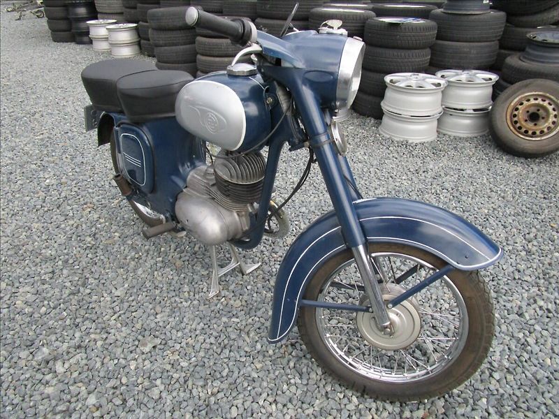 Jawa ČZ 175, 450 de Luxe - fotka 2 z 15