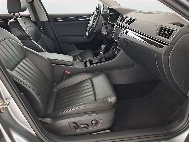 Škoda Superb (2017) Laurin&Klement 2.0 TDI - fotka 9 z 23