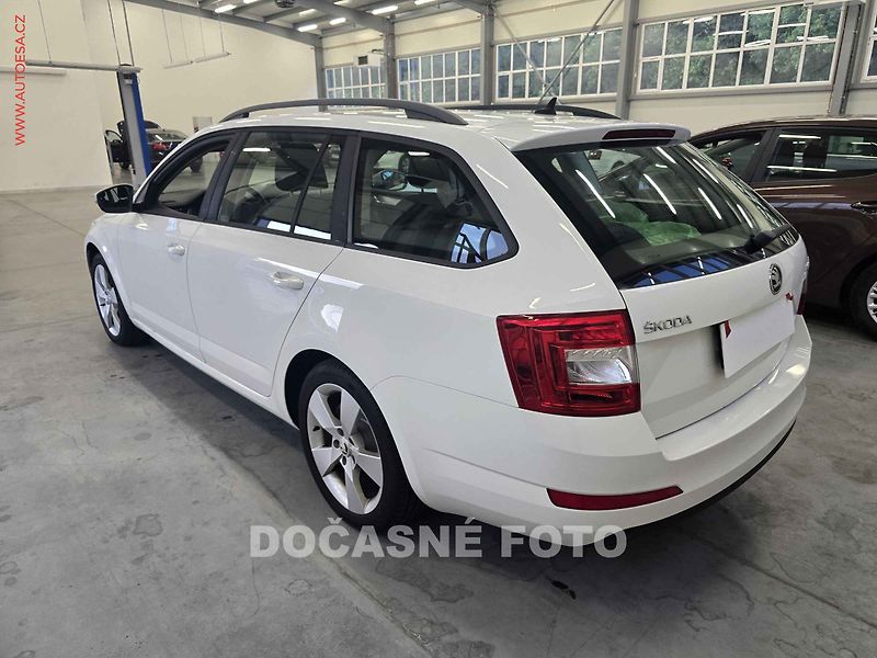 Škoda Octavia (2014) 2.0tdi, ČR, bixen, autoAC - fotka 2 z 3