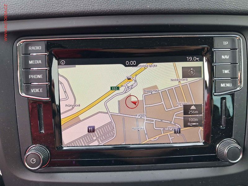 Škoda Yeti (2017) 1.4 TSi, Drive, navi, bixen - fotka 18 z 19