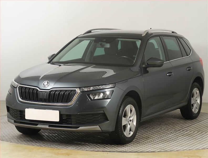 Škoda Kamiq (2021) Ambition Plus 1.0 TSI - fotka 2 z 17