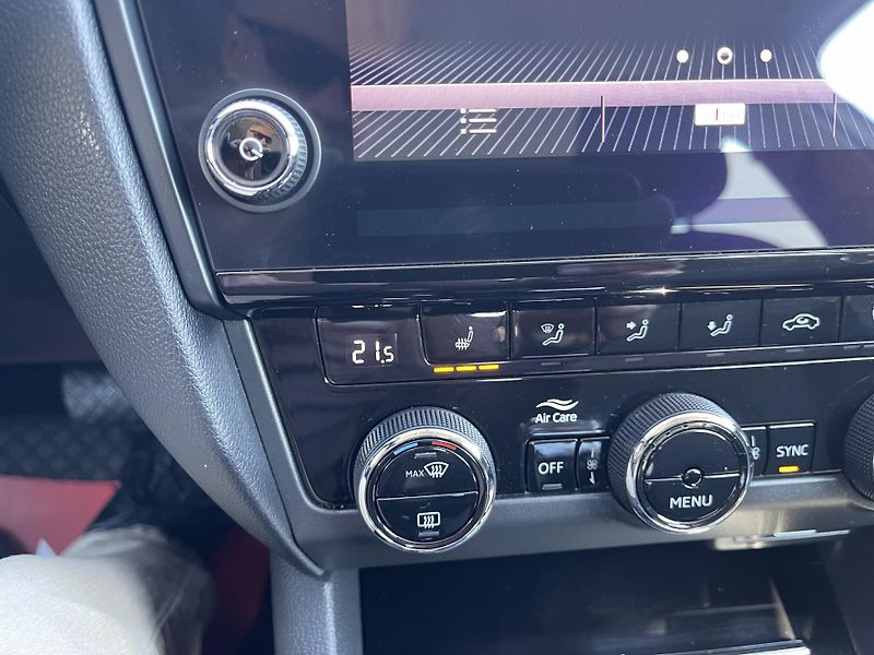 Škoda Octavia 2.0TDi DSG STYLE-Navi-DPH-ČR ! - fotka 31 z 38