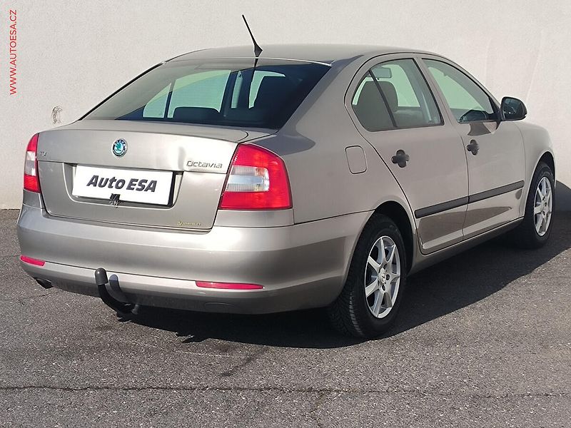 Škoda Octavia (2013) 1.6 TDI, 2.maj,ČR, Active - fotka 4 z 15