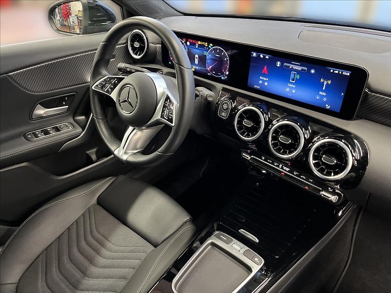 Mercedes-Benz Třídy A 180 Progressive Line - fotka 18 z 21