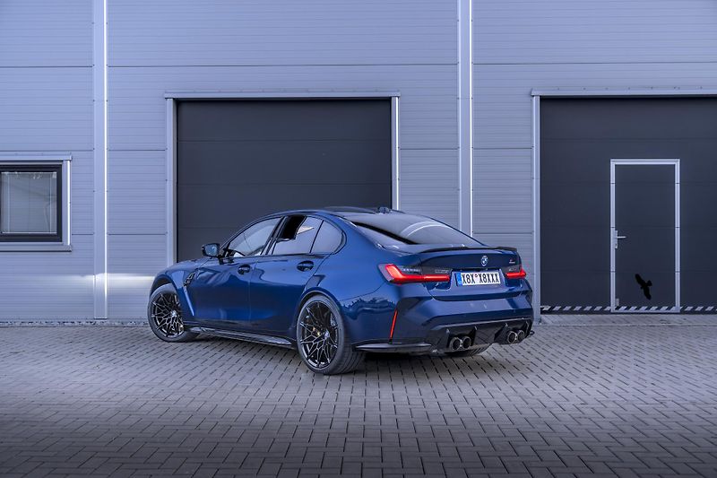 BMW M3 (2024) Competition xDrive - fotka 7 z 16
