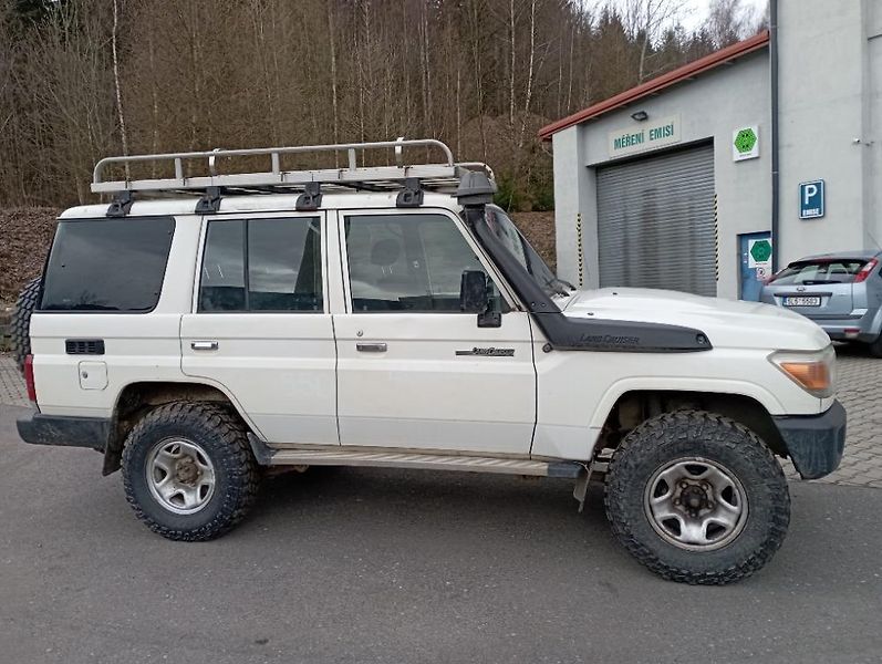Toyota Ostatní (2009) HZJ 5 místná - fotka 18 z 31