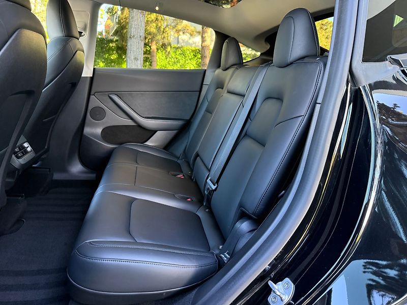 Tesla Model Y Standart Range LFP - fotka 9 z 40