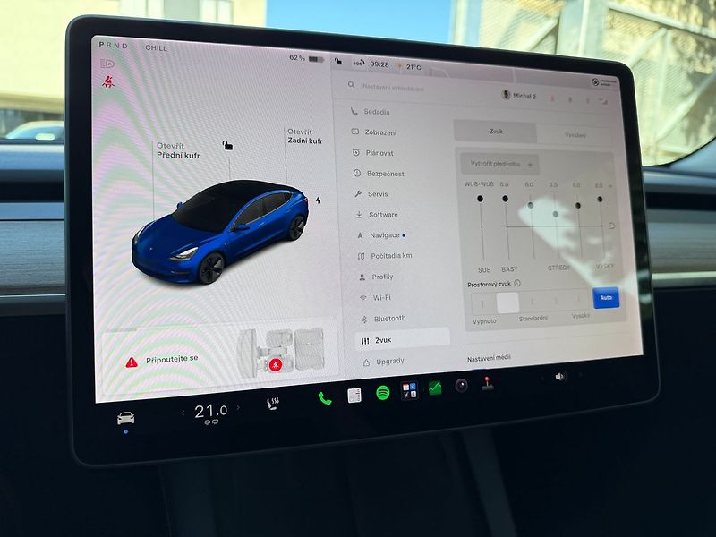 Tesla Model 3 Long Range AWD REZERVACE - fotka 28 z 41