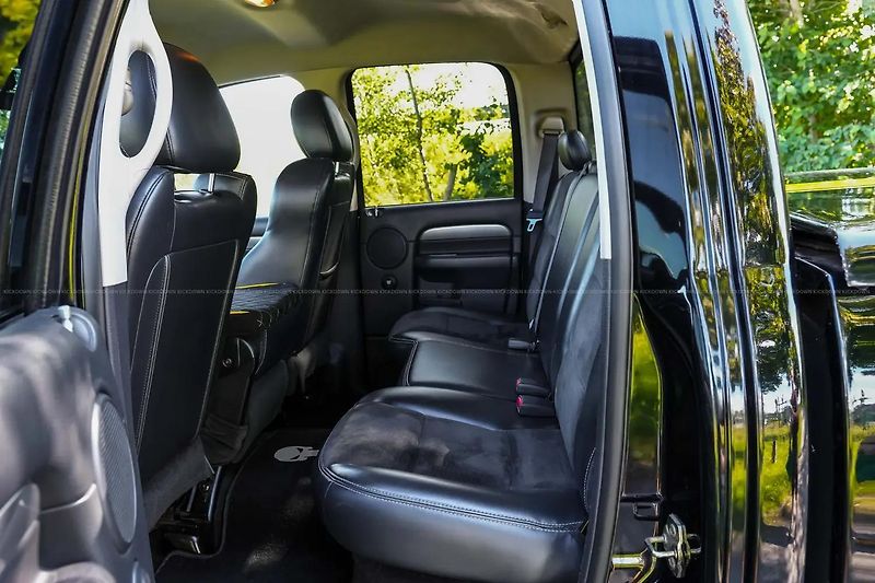 Dodge RAM SRT-10 8,3 V10 372 kW VIPER - fotka 13 z 19