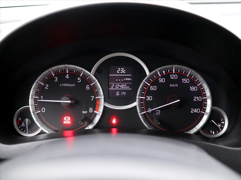 Suzuki Swift 1,6 VVT 100kW Sport CZ - fotka 15 z 30