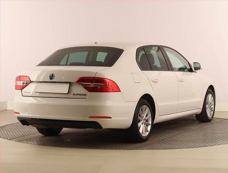 Škoda Superb (2015) Ambition 1.4 TSI, Xenony - fotka 5 z 18