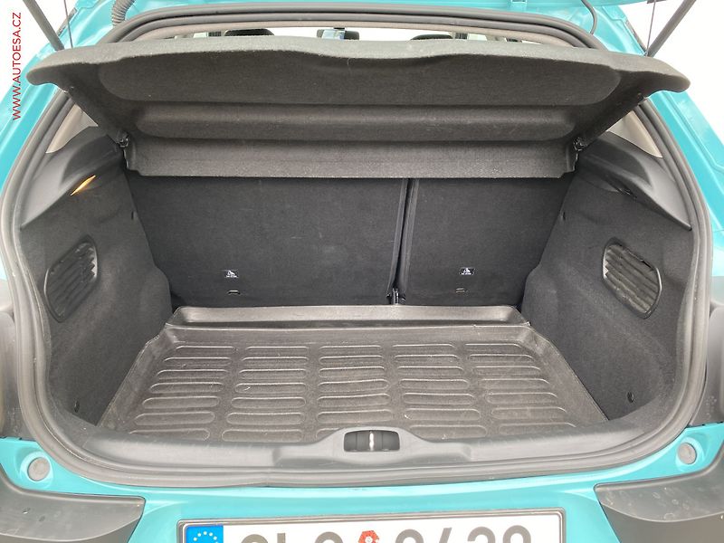 Citroën C4 Cactus (2016) 1.2 PT, ČR, AC, kamera - fotka 7 z 17
