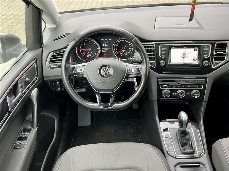 Volkswagen Golf Sportsvan 1,6 TDI DSG HIGHLINE PANORAMA - fotka 8 z 18