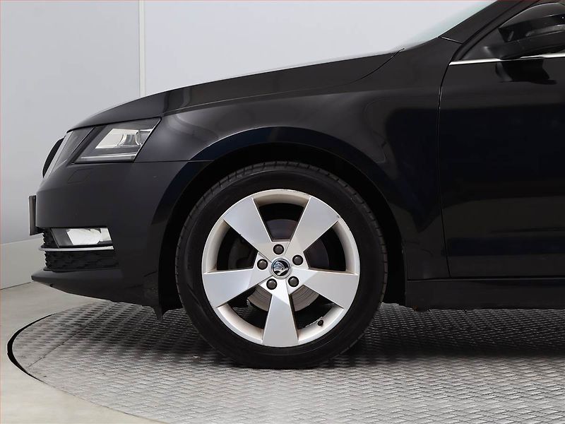Škoda Octavia (2017) Style 1.4 TSI CNG, Serv.kniha - fotka 13 z 18