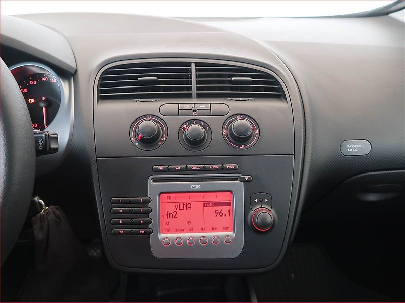 Seat Altea (2007) 1.6, nová STK, za super cenu - fotka 12 z 14