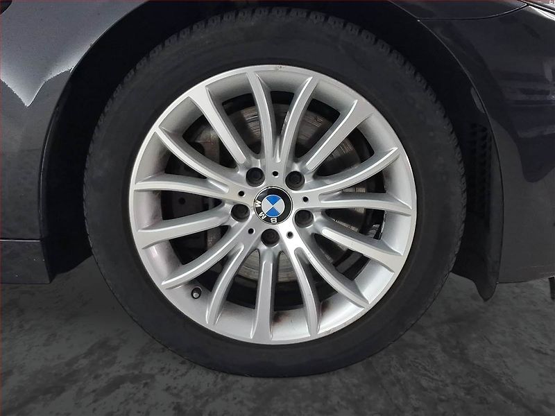 BMW Řada 5 (2011) 525d, Navi, Xenony, Tempomat - fotka 15 z 21