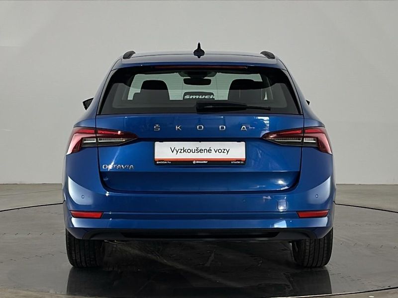 Škoda Octavia Ambition DSG - fotka 17 z 26