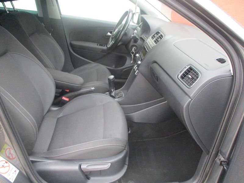 Volkswagen Polo 1.2 TSi KLIMA - fotka 14 z 32